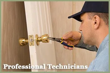 Master Locksmith Store Miami, FL 305-307-5773 - professional-technicians